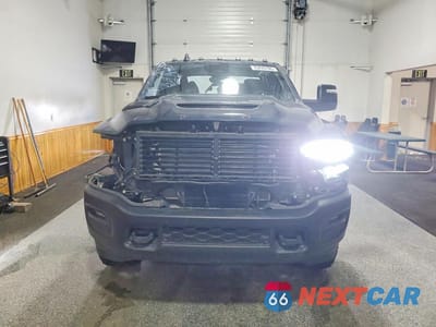 Piąte zdjęcie samochodu w środku: 2025 RAM 2500 POWERWAGON VIN:3C6UR5EJ0SG574514 - miniatura