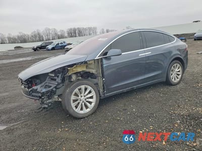 2018 TESLA MODEL X 5YJXCDE23JF114147 - główne zdjęcie licytacji z USA - miniatura