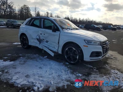 Czwarte zdjęcie samochodu z boku: 2020 AUDI SQ5 PREMIUM PLUS VIN:WA1B4BFYXL2099578 - miniatura