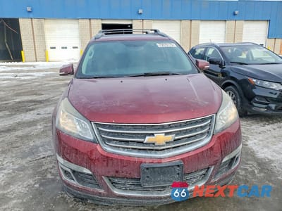 Piąte zdjęcie samochodu w środku: 2017 CHEVROLET TRAVERSE LT VIN:1GNKRHKDXHJ182705 - miniatura