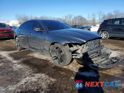 Czwarte zdjęcie samochodu z boku: 2017 JAGUAR XF R - SPORT VIN:SAJBL4BV0HCY43255 - miniatura