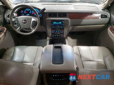 Zdjęcie 8 z 12 samochodu: 2007 GMC YUKON XL K1500 VIN:1GKFK163X7J257686 - miniatura