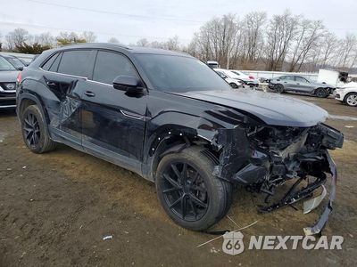 Czwarte zdjęcie samochodu z boku: 2020 VOLKSWAGEN ATLAS CROSS SPORT SE VIN:1V21E2CA2LC209375 - miniatura