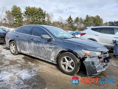 Czwarte zdjęcie samochodu z boku: 2018 CHEVROLET MALIBU LS VIN:1G1ZB5ST2JF214100 - miniatura