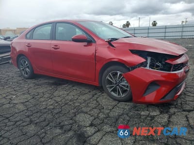 Czwarte zdjęcie samochodu z boku: 2024 KIA FORTE LXS VIN:3KPF24AD1RE742215 - miniatura