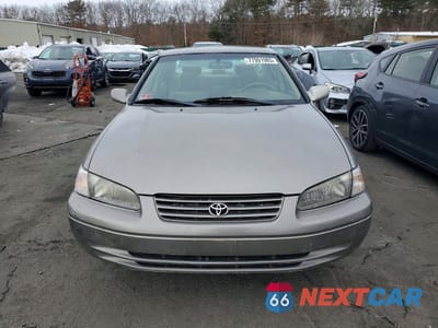 Piąte zdjęcie samochodu w środku: 1998 TOYOTA CAMRY CE VIN:4T1BG22K3WU270254 - miniatura