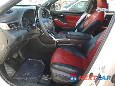 Zdjęcie 7 z 13 samochodu: 2021 TOYOTA HIGHLANDER VIN:5TDJZRAH0MS065100 - miniatura