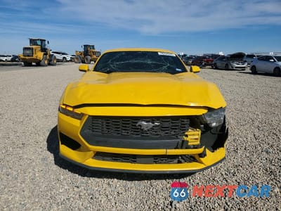 Piąte zdjęcie samochodu w środku: 2024 FORD MUSTANG VIN:1FA6P8TH7R5119854 - miniatura