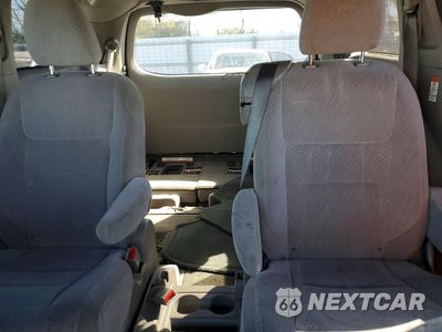 Zdjęcie 10 z 15 samochodu: 2017 TOYOTA SIENNA LE VIN:5TDKZ3DC8HS776308 - miniatura