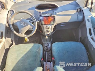 Zdjęcie 8 z 11 samochodu: 2007 TOYOTA YARIS BASE VIN:JTDJT923475099684 - miniatura