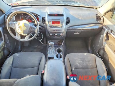 Zdjęcie 8 z 13 samochodu: 2014 KIA SORENTO LX VIN:5XYKT3A6XEG453239 - miniatura