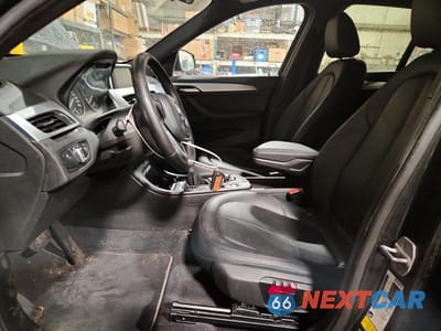 Zdjęcie 7 z 12 samochodu: 2018 BMW X1 XDRIVE28I VIN:WBXHT3C35J5L25476 - miniatura