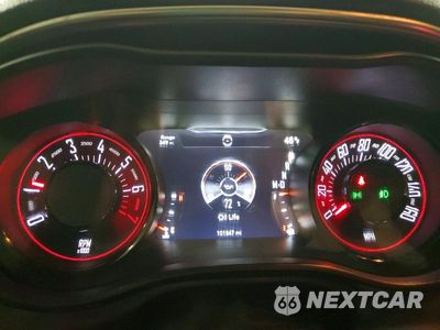 Zdjęcie 9 z 12 samochodu: 2018 DODGE CHALLENGER SXT VIN:2C3CDZAG4JH322403 - miniatura
