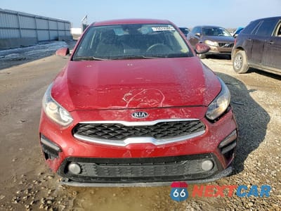 Piąte zdjęcie samochodu w środku: 2019 KIA FORTE LXS VIN:3KPF24AD5KE080077 - miniatura