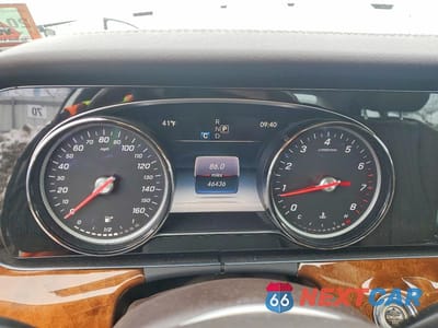 Zdjęcie 9 z 12 samochodu: 2017 MERCEDES-BENZ E 300 4MATIC VIN:WDDZF4KB8HA110608 - miniatura
