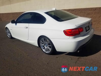 Trzecie zdjęcie samochodu z tyłu: 2011 BMW 328 I SULEV VIN:WBAKE5C55BE573798 - miniatura