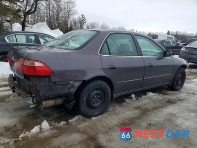 Trzecie zdjęcie samochodu z tyłu: 1998 HONDA ACCORD EX VIN:1HGCG1651WA800148 - miniatura