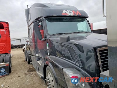 2018 VOLVO VN VNL 4V4NC9EH4JN996668 - główne zdjęcie licytacji z USA - miniatura
