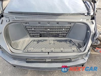 Zdjęcie 11 z 12 samochodu: 2024 TESLA CYBERTRUCK VIN:7G2CEHED4RA052717 - miniatura