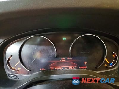 Zdjęcie 9 z 12 samochodu: 2019 BMW X3 SDRIVE30I VIN:5UXTR7C50KLF23766 - miniatura