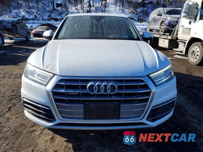 Piąte zdjęcie samochodu w środku: 2020 AUDI Q5 PREMIUM VIN:WA1ANAFY7L2088976 - miniatura