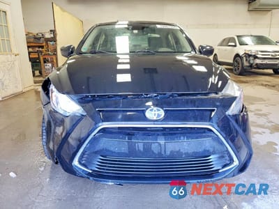 Piąte zdjęcie samochodu w środku: 2017 TOYOTA YARIS IA BASE VIN:3MYDLBYV1HY187806 - miniatura