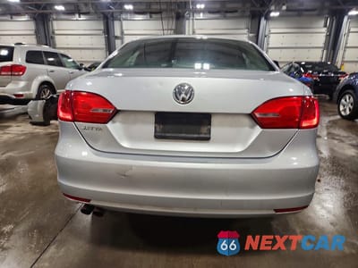 Zdjęcie 6 z 12 samochodu: 2013 VOLKSWAGEN JETTA BASE VIN:3VW2K7AJ4DM228540 - miniatura