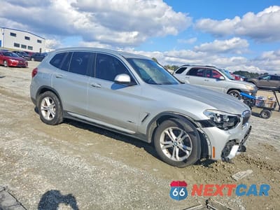 Czwarte zdjęcie samochodu z boku: 2018 BMW X3 XDRIVE30I VIN:5UXTR9C53JLD61657 - miniatura