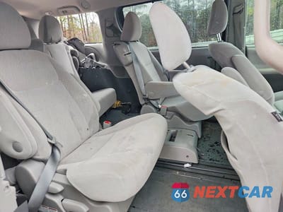 Zdjęcie 11 z 12 samochodu: 2017 TOYOTA SIENNA LE 8-PASSENGER VIN:5TDKZ3DC7HS788756 - miniatura