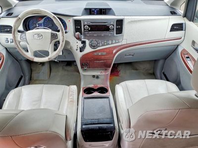 Zdjęcie 8 z 13 samochodu: 2013 TOYOTA SIENNA SE VIN:5TDYK3DC1DS387096 - miniatura