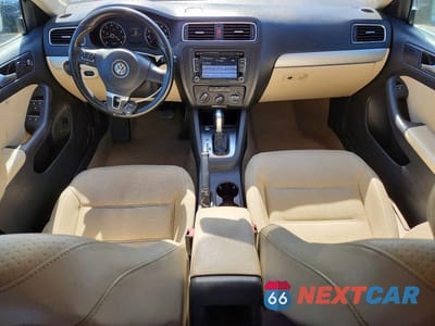 Zdjęcie 8 z 11 samochodu: 2014 VOLKSWAGEN JETTA SE VIN:3VWD17AJ6EM444905 - miniatura