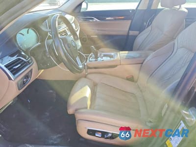 Zdjęcie 7 z 12 samochodu: 2016 BMW 750 XI VIN:WBA7F2C55GG415393 - miniatura