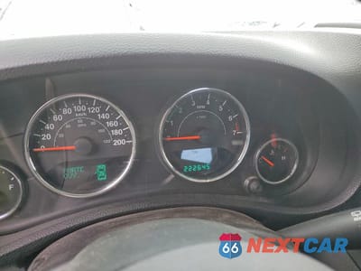 Zdjęcie 9 z 13 samochodu: 2013 JEEP WRANGLER UNLIMITED SAHARA VIN:1C4BJWEG2DL537052 - miniatura