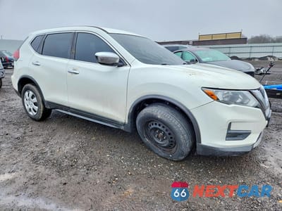 Czwarte zdjęcie samochodu z boku: 2018 NISSAN ROGUE S VIN:5N1AT2MTXJC783206 - miniatura