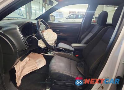 Zdjęcie 7 z 12 samochodu: 2018 MITSUBISHI OUTLANDER SE VIN:JA4AD3A3XJZ060605 - miniatura