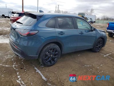 Trzecie zdjęcie samochodu z tyłu: 2025 HONDA HR-V SPORT VIN:3CZRZ2H51SM755306 - miniatura