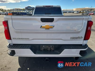 Zdjęcie 6 z 12 samochodu: 2024 CHEVROLET SILVERADO K3500 HIGH COUNTRY VIN:1GC4YVEY7RF199256 - miniatura