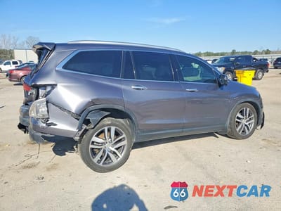 Trzecie zdjęcie samochodu z tyłu: 2017 HONDA PILOT TOURING VIN:5FNYF5H95HB025393 - miniatura