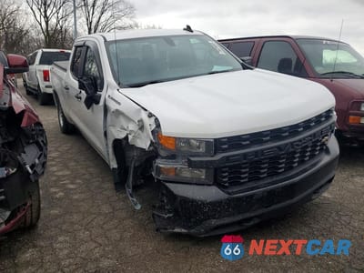 Czwarte zdjęcie samochodu z boku: 2022 CHEVROLET SILVERADO LTD K1500 VIN:1GCRYAEK5NZ214484 - miniatura