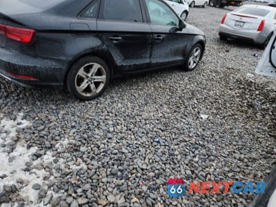 Trzecie zdjęcie samochodu z tyłu: 2017 AUDI A3 PREMIUM VIN:WAUAUGFFXH1043969 - miniatura