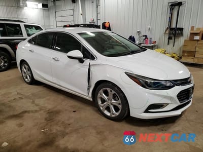 Czwarte zdjęcie samochodu z boku: 2017 CHEVROLET CRUZE PREMIER VIN:1G1BF5SM4H7225215 - miniatura