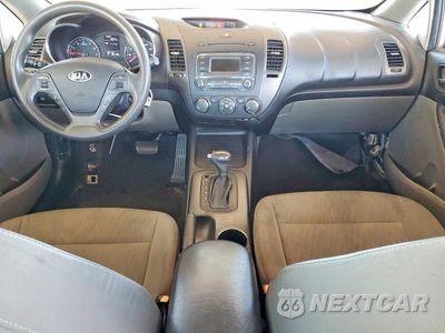 Zdjęcie 8 z 12 samochodu: 2015 KIA FORTE VIN:KNAFK4A68F5323669 - miniatura