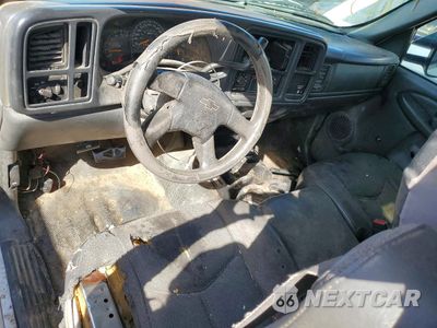 Zdjęcie 8 z 10 samochodu: 2006 CHEVROLET SILVERADO UTILITY / SERVICE TRUCK VIN:1GBHC24U66E155056 - miniatura