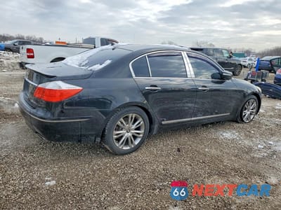 Trzecie zdjęcie samochodu z tyłu: 2011 HYUNDAI GENESIS 4.6L VIN:KMHGC4DF4BU118796 - miniatura