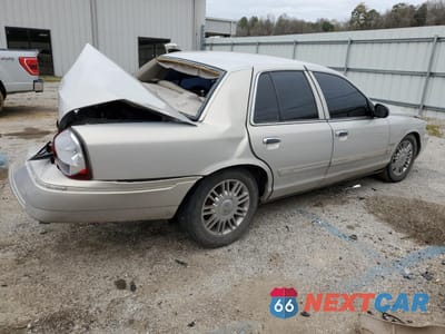 Trzecie zdjęcie samochodu z tyłu: 2010 MERCURY GRAND MARQUIS LS VIN:2MEBM7FV0AX631924 - miniatura