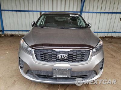 Piąte zdjęcie samochodu w środku: 2019 KIA SORENTO LX VIN:5XYPGDA50KG521020 - miniatura