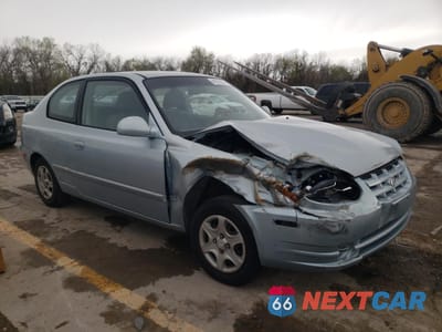 Czwarte zdjęcie samochodu z boku: 2005 HYUNDAI ACCENT GS VIN:KMHCG35C45U340339 - miniatura