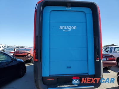 Zdjęcie 10 z 13 samochodu: 2023 RIVIAN EDV 500 VIN:7FCEHEB57PN001626 - miniatura