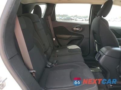 Zdjęcie 11 z 13 samochodu: 2016 JEEP CHEROKEE LATITUDE VIN:1C4PJMCS9GW322806 - miniatura