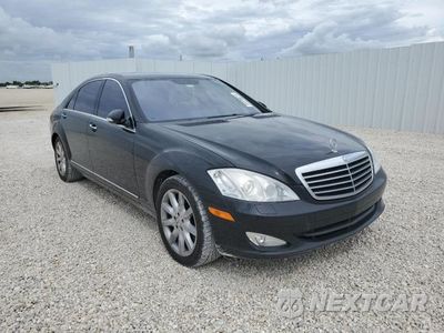 Czwarte zdjęcie samochodu z boku: 2007 MERCEDES-BENZ S 550 VIN:WDDNG71X87A085413 - miniatura